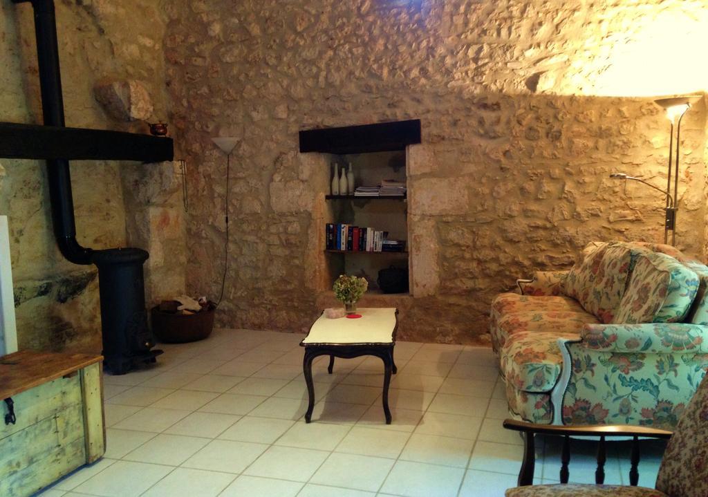Gites les Lignons Champniers  Extérieur photo